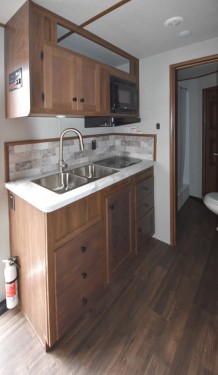 Ranger 7411.S 4 Horse Trailer w/Living Quarters Preview Photo 6