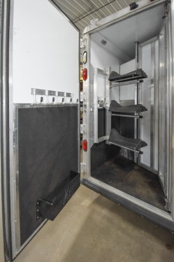 2008 Kiefer Built Genesis X-8083 Living Quarters Horse Trailer Preview Photo 13
