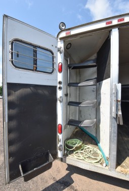 2002 Horton 2 Horse Overnighter Trailer Preview Photo 11