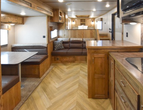 Charger 8315SRB Living Quarter Horse Trailer Preview Photo 5