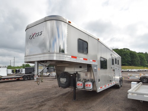 Exiss 7308 3 Horse Slant Living Quarters Horse Trailer Preview Photo 12