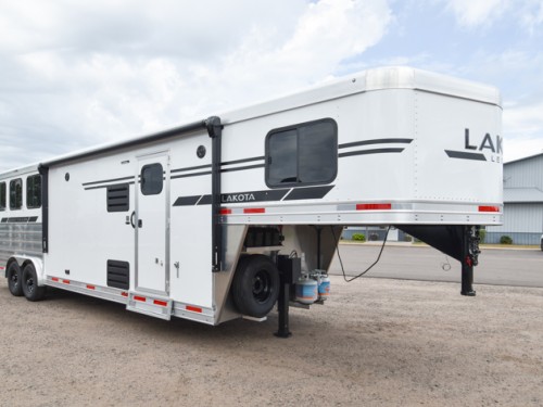 Legacy 8311 Riser Wall Dinette Living Quarters Horse Trailer Preview Photo 10