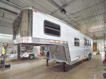 2008 Kiefer Built Genesis X-8083 Living Quarters Horse Trailer Photo Thumbnail 10
