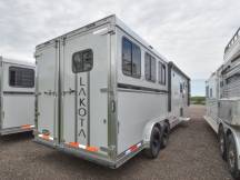 Lakota Colt 8311 Sofa 3 Horse Living Quarters Horse Trailer Photo Thumbnail 14