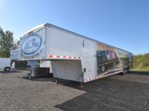 2001 Wells Cargo 48' Gooseneck Trailer Photo Thumbnail 4