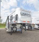 Charger 81415SR Living Quarter Horse Trailer Photo Thumbnail 1