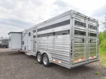 Charger 81415SR Living Quarter Horse Trailer Photo Thumbnail 16