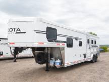 Legacy 8311 Riser Wall Dinette Living Quarters Horse Trailer Photo Thumbnail 11