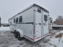 Silverado 7308 Living Quarter Horse Trailer Photo Thumbnail 11