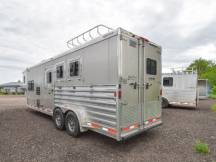 Exiss 7311 Living Quarters Horse Trailer Photo Thumbnail 3