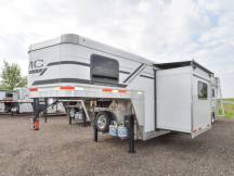 Patriot 8415SRK Living Quarters Horse Trailer Photo Thumbnail 18