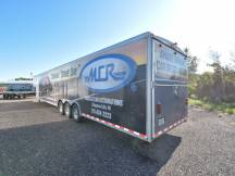 2001 Wells Cargo 48' Gooseneck Trailer Photo Thumbnail 3