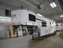 Colt CO27 2 Horse Slant Living Quarters Horse Trailer Photo Thumbnail 13