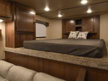 Colt 8411 Living Quarter Horse Trailer Photo Thumbnail 3